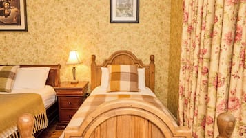 ๊ฐ๊ฐ ๋ค๋ฅธ ์คํ์ผ์ ์ธํ
๋ฆฌ์ด, ๊ฐ๊ฐ ๋ค๋ฅด๊ฒ ๊ฐ๊ตฌ ๋น์น, ๋
ธํธ๋ถ ์์
๊ณต๊ฐ, ๋ค๋ฆฌ๋ฏธ/๋ค๋ฆฌ๋ฏธํ