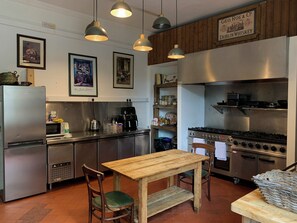 Tủ lạnh, lò vi sóng, lò nướng, bếp nấu