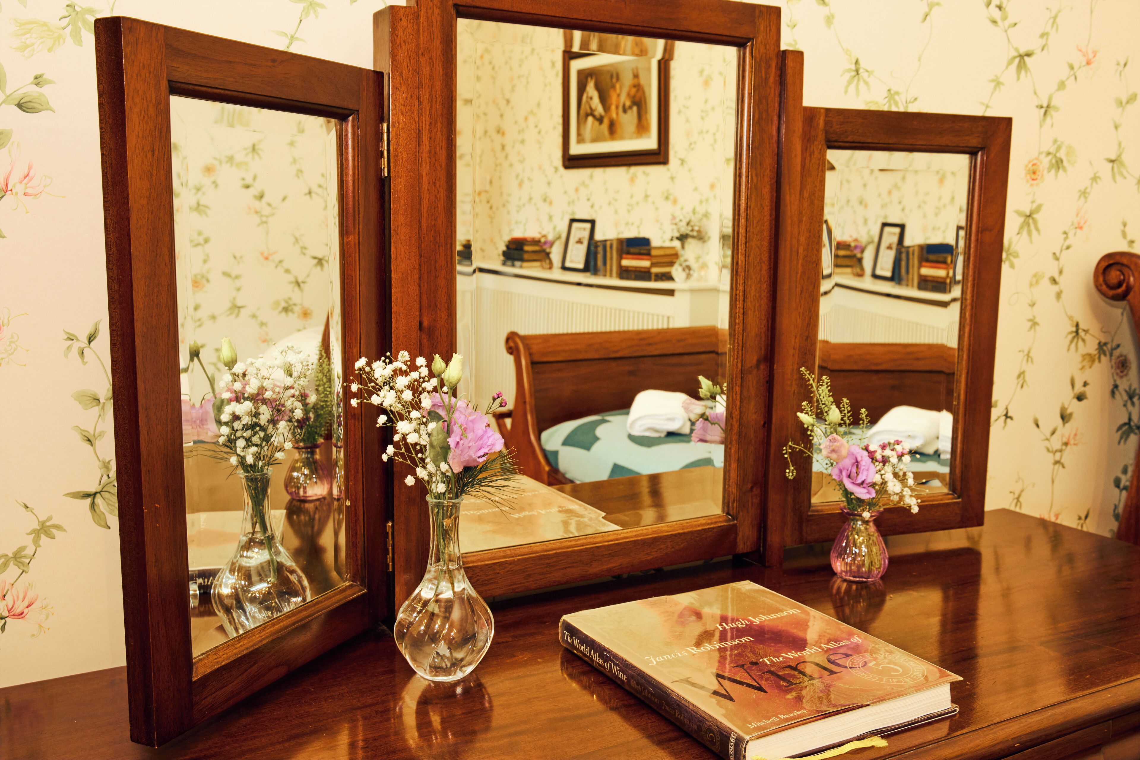 Individually decorated, individually furnished, laptop workspace