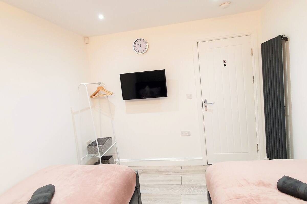 Basic Room | 5 bedrooms, memory foam beds, blackout drapes, free WiFi