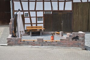 Outdoor dining - Vacation home with farmhouse flair (Simmerath)