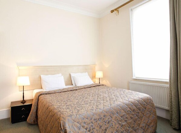 2 bedrooms, iron/ironing board, WiFi, bed sheets