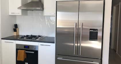 Modern Townhouse close to CBD