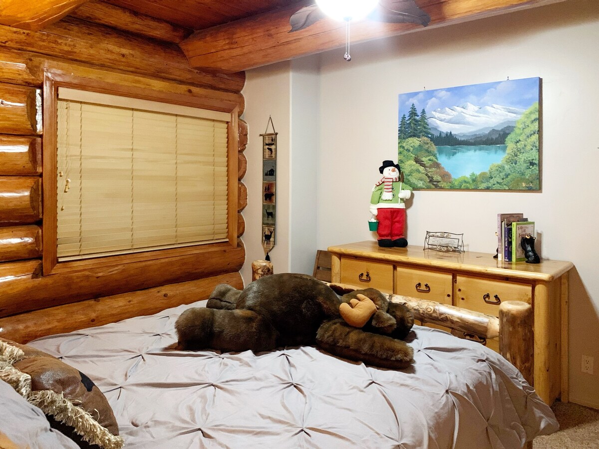 Photo 10 of BearPaw Retreat - Real Log/AmazingViews/Mins to Lake/Tesla Charger
