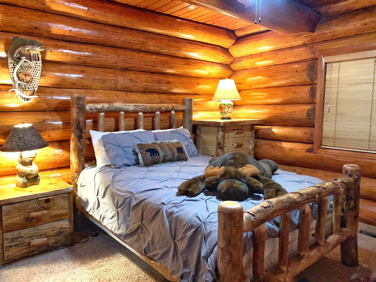 Photo 9 of BearPaw Retreat - Real Log/AmazingViews/Mins to Lake/Tesla Charger