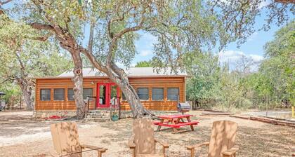 Reunion Cabin - 2 Bedroom Cabin, Resort Pool, Commercial kitchen