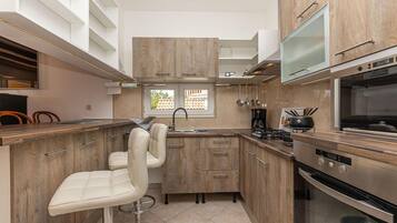 Kühlschrank, Herdplatte, Geschirrspüler