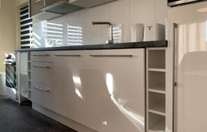 Kühlschrank, Herdplatte, Geschirrspüler