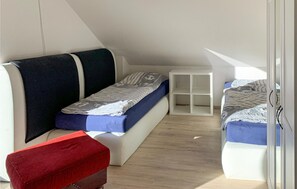 3 Schlafzimmer, Reisekinderbett, kostenloses WLAN, Bettwäsche