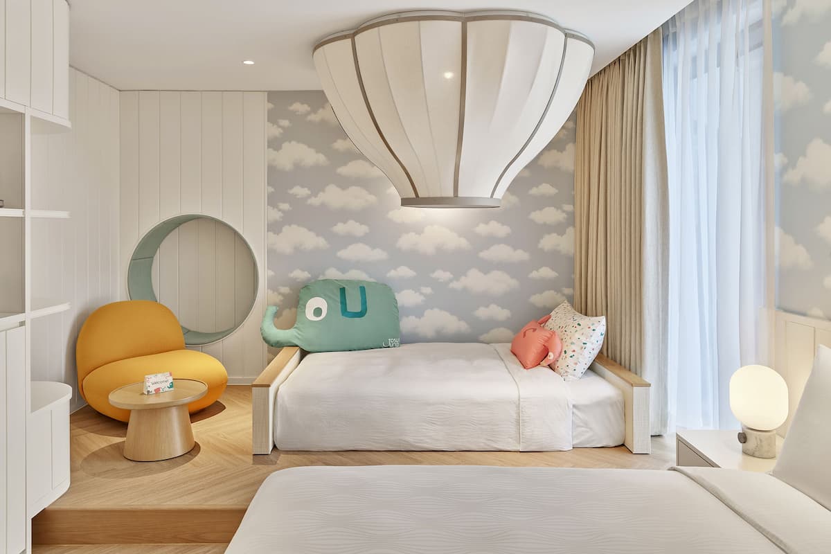 Chambre Supérieure avec lits jumeaux, vue ville (Kids) | 1 chambre, draps italiens Frette, literie de qualité supérieure