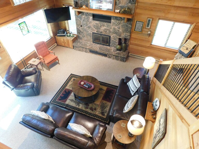 Henry's Lakefront Cabin - 20 Miles From Ynp - Sleeps 10 With 3 Baths - Henrys Lake, ID