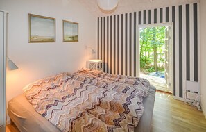 3 bedrooms, travel cot, free WiFi