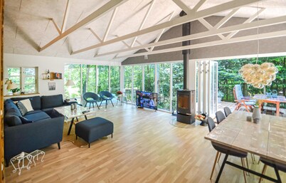 Nice home in Glesborg with WiFi