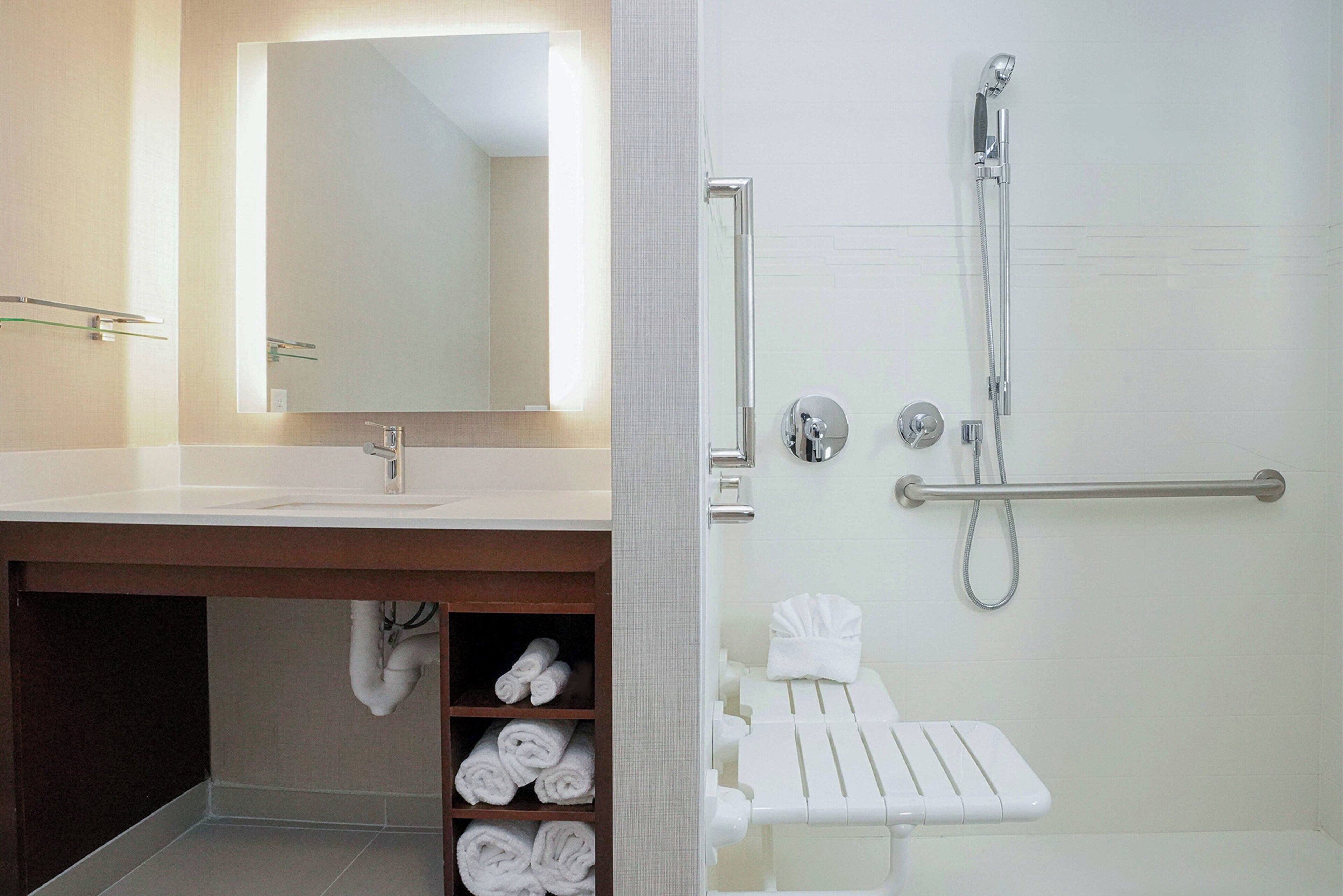 suite, 1 double bed | bathroom | designer toiletries, hair dryer, towels, soap