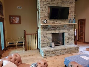 Smart TV, fireplace, DVD player, offices