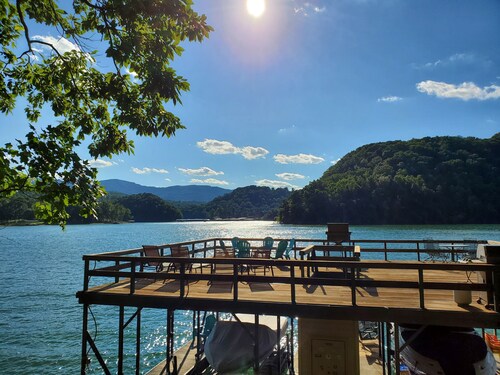 Lakefront on Norris. Spectacular Views! Tram to 1000+ sqft dock! 5 Wooded Acres.