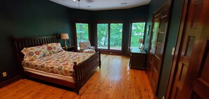 5 habitaciones, escritorio, cuna de viaje y wifi gratis 