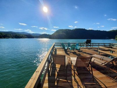 Lakefront on Norris. Spectacular Views! Tram to 1000+ sqft dock! 5 Wooded Acres.