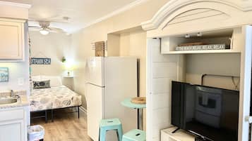 Fer et planche à repasser, Wi-Fi, literie fournie