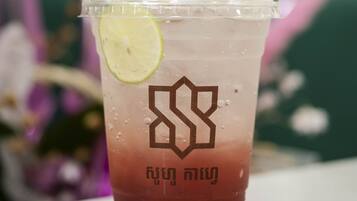 Makanan dan minuman