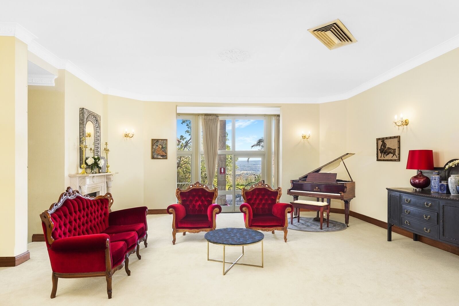 Razorback Holiday House with Incredible Views