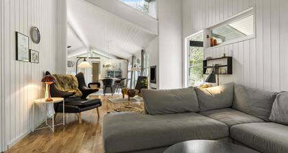 Beautiful home in Ebeltoft with sauna
