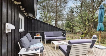 Beautiful home in Ebeltoft with sauna