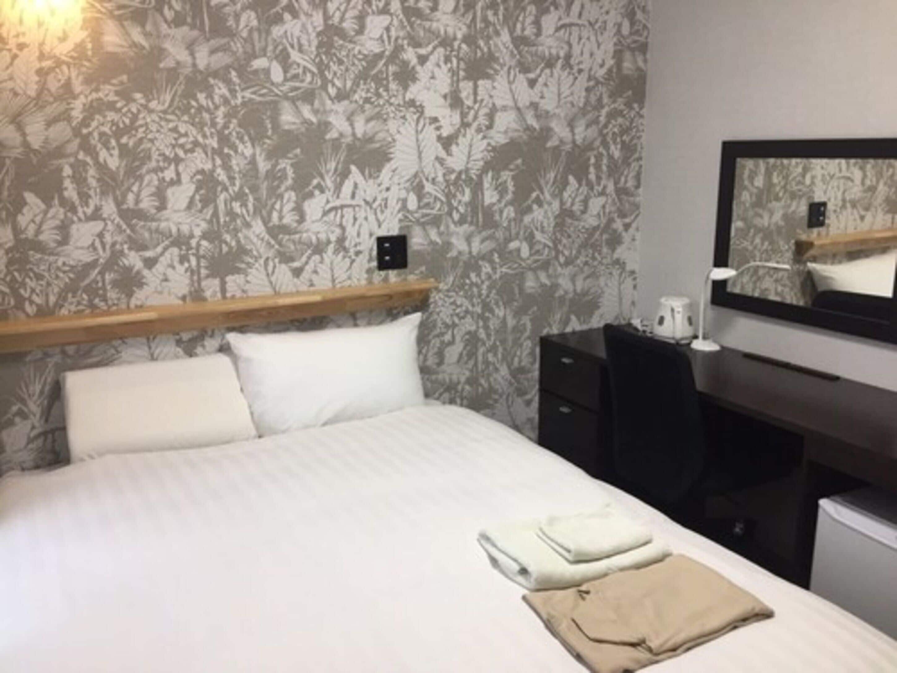 standard room | blackout curtains, free wifi, bed sheets