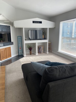 Smart TV, DVD player