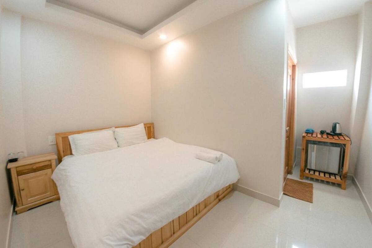 Standard Double Room | Minibar, desk, free WiFi, bed sheets