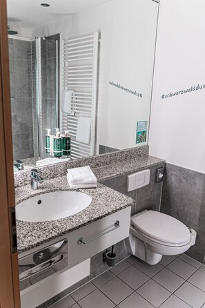 Ducha, secador de pelo, toallas