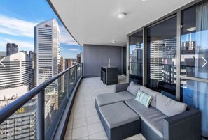 Property grounds - Queen St Executive Stylish Apt with River Views and Fast WIFI Carpark Sauna Balcony Sleeps 7 (Brisbane City)