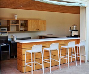 Kylskåp, mikrovågsugn, ugn och spishäll