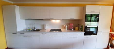 Køleskab, mikrobølgeovn, ovn, opvaskemaskine