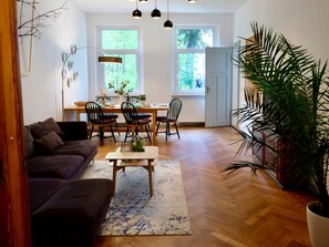 Unclassified image, 5 of 37, button