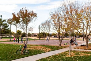 Sport court - Cute, Clean & Comfortable in the Best Community! (Gilbert)