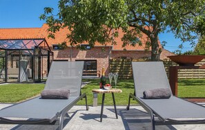Terrace/patio - Amazing home in Diksmuide (Diksmuide)