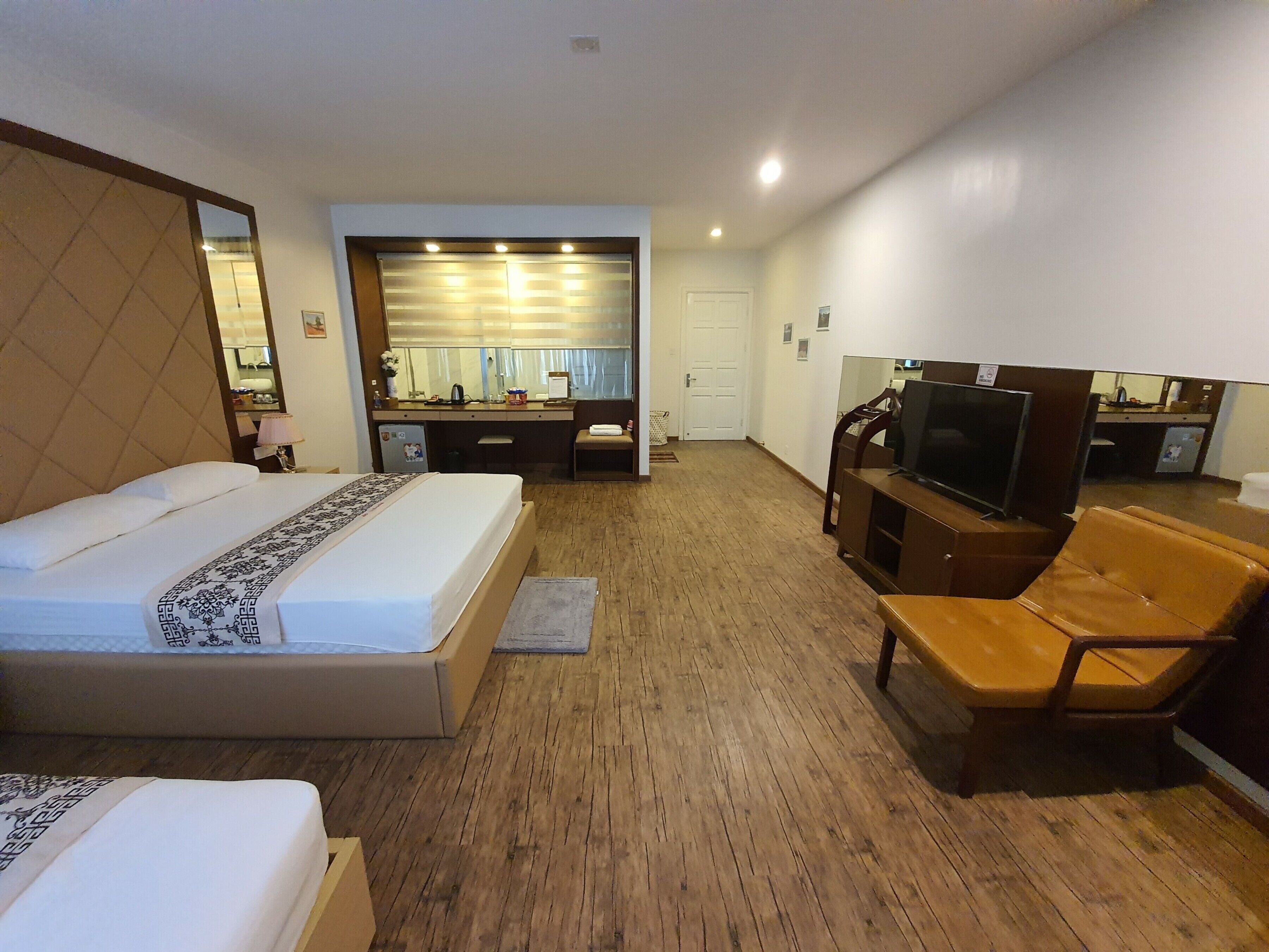 family double or twin room | minibar, desk, blackout curtains, soundproofing