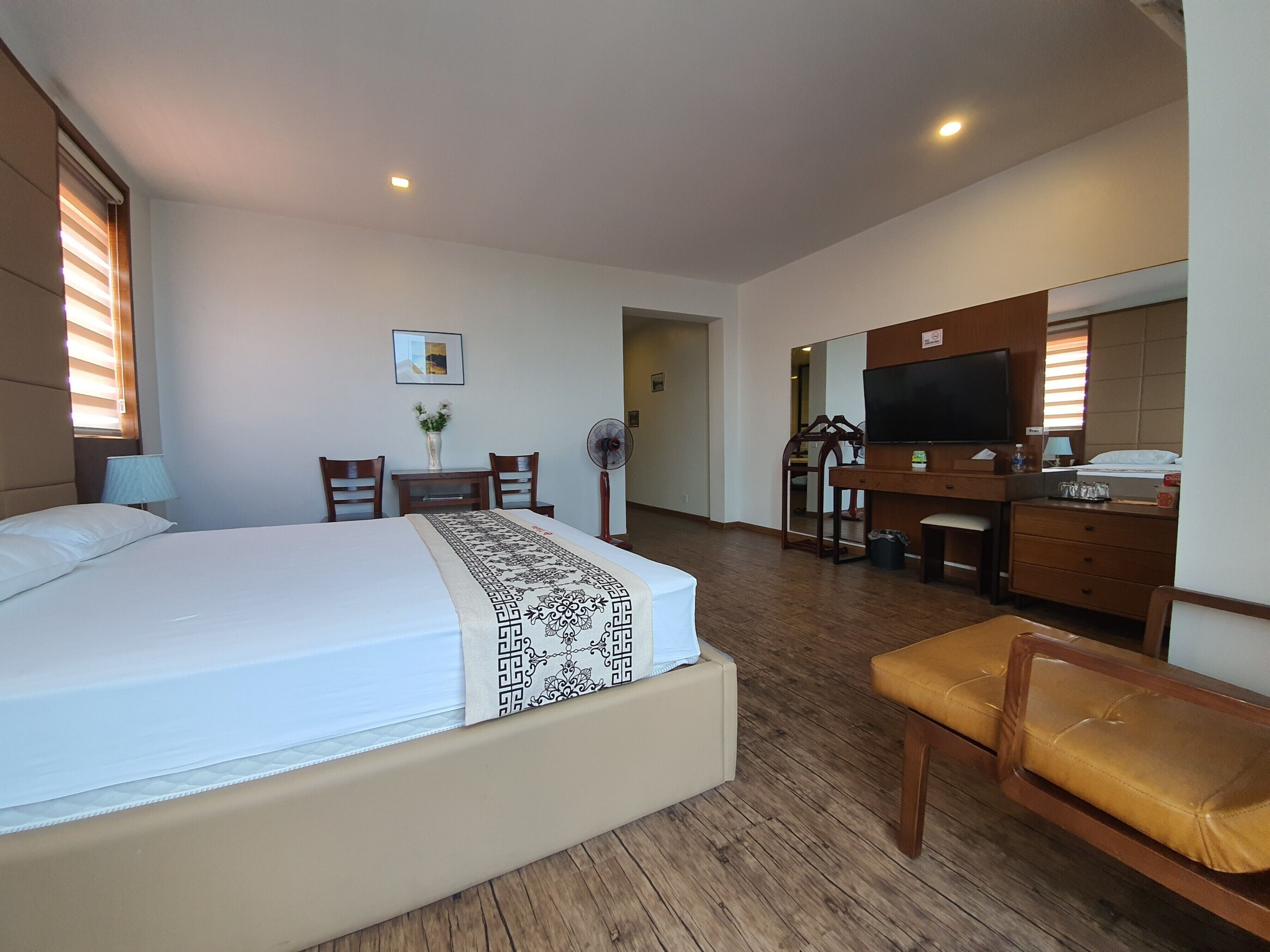 luxury double room | minibar, desk, blackout curtains, soundproofing