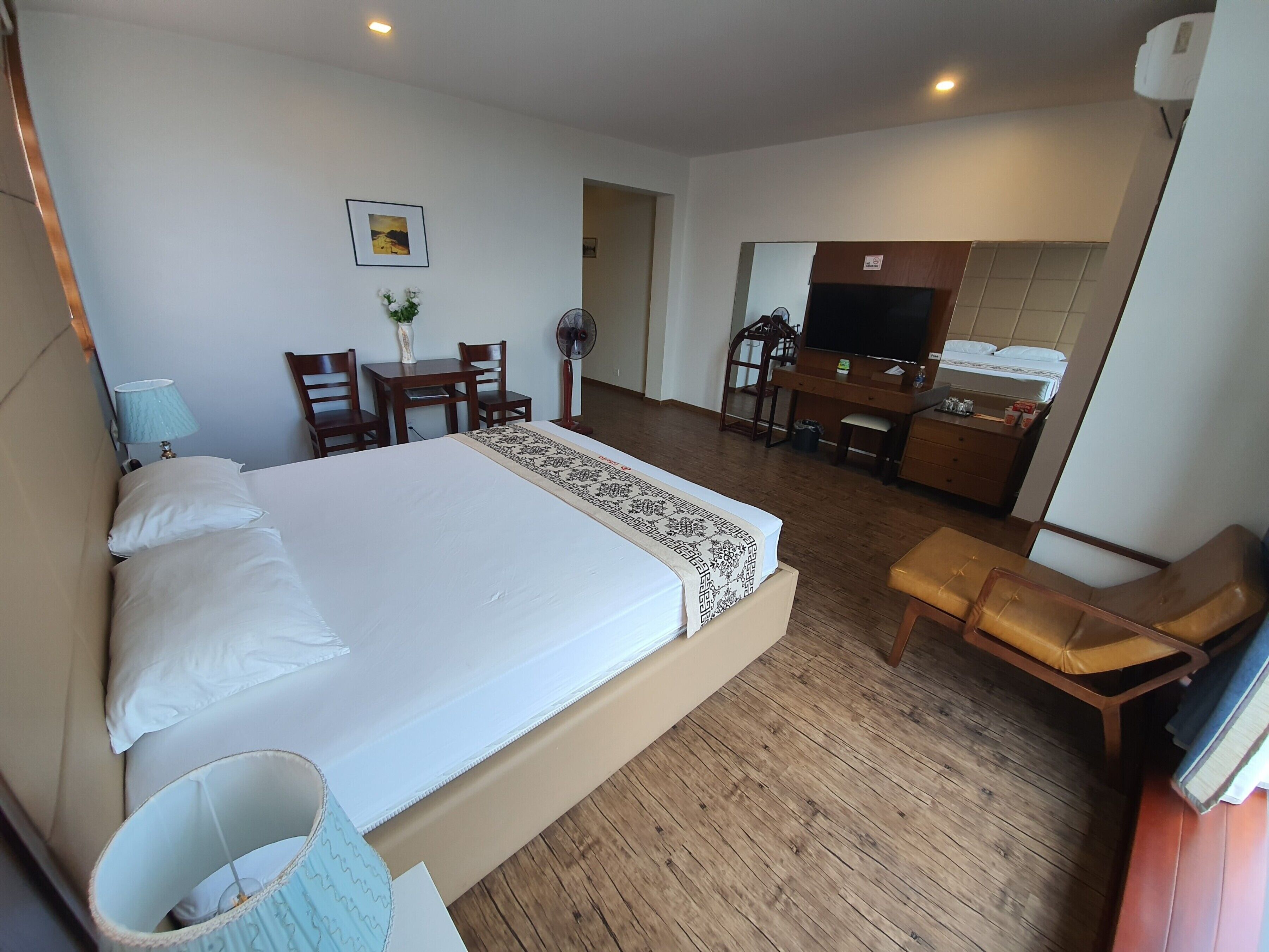 luxury double room | minibar, desk, blackout curtains, soundproofing