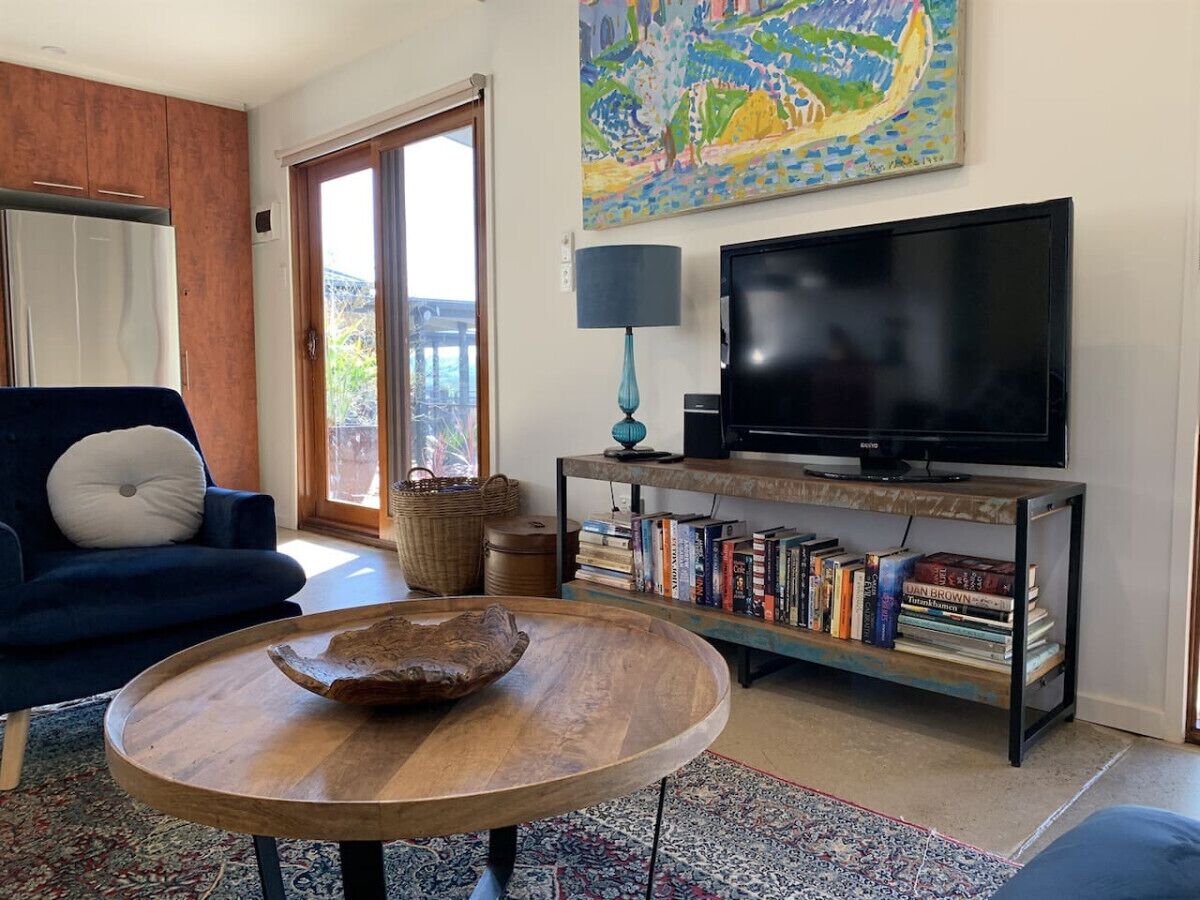 Smart TV, video games, DVD player, books