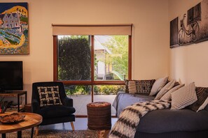 Smart-TV, videospill, DVD-spiller og bøker