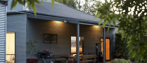 屋外ダイニングエリア