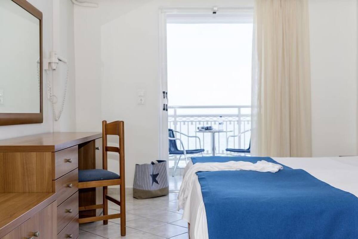 Desk, WiFi (free), bed sheets