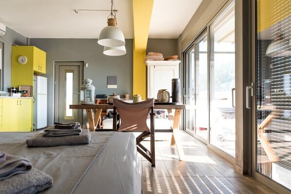 3 chambres, fer et planche à repasser, Wi-Fi, draps fournis