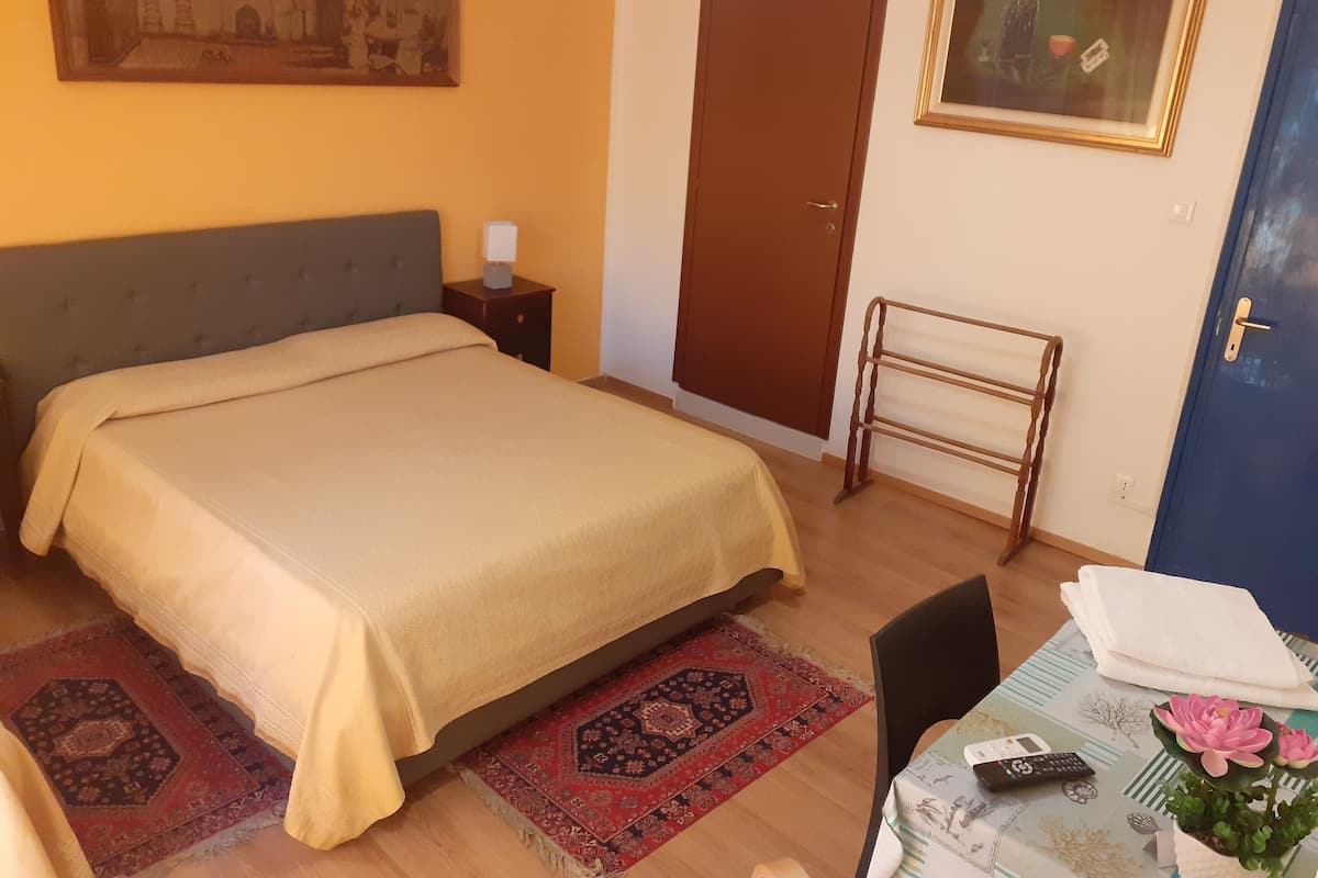 Chambre double ou avec lits jumeaux | Accès au Wi-Fi (inclus), literie fournie