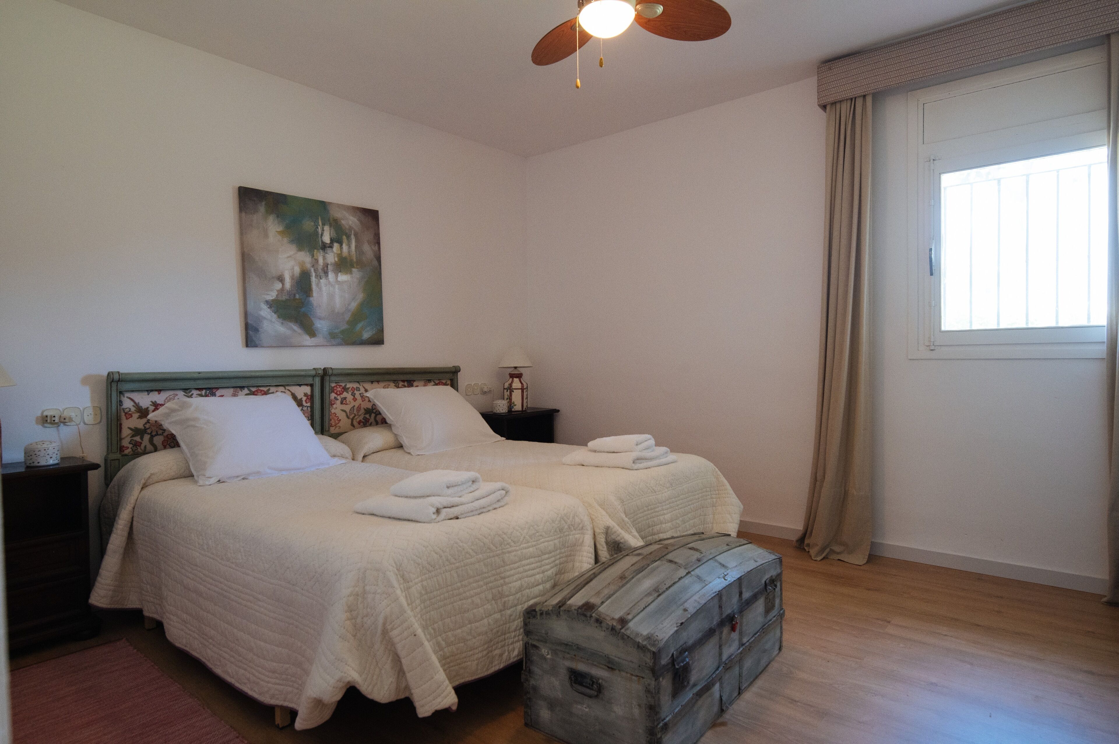 4 bedrooms, free WiFi, bed sheets