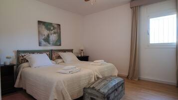 4 bedrooms, free WiFi, bed sheets