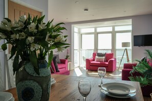 TV - The Wight Riviera - 15% OFF Ferry Discount (Ventnor)