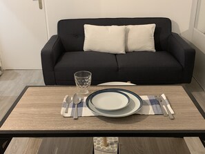 Living area - Newly renovated and equipped studio in Rouen city center (Rouen)